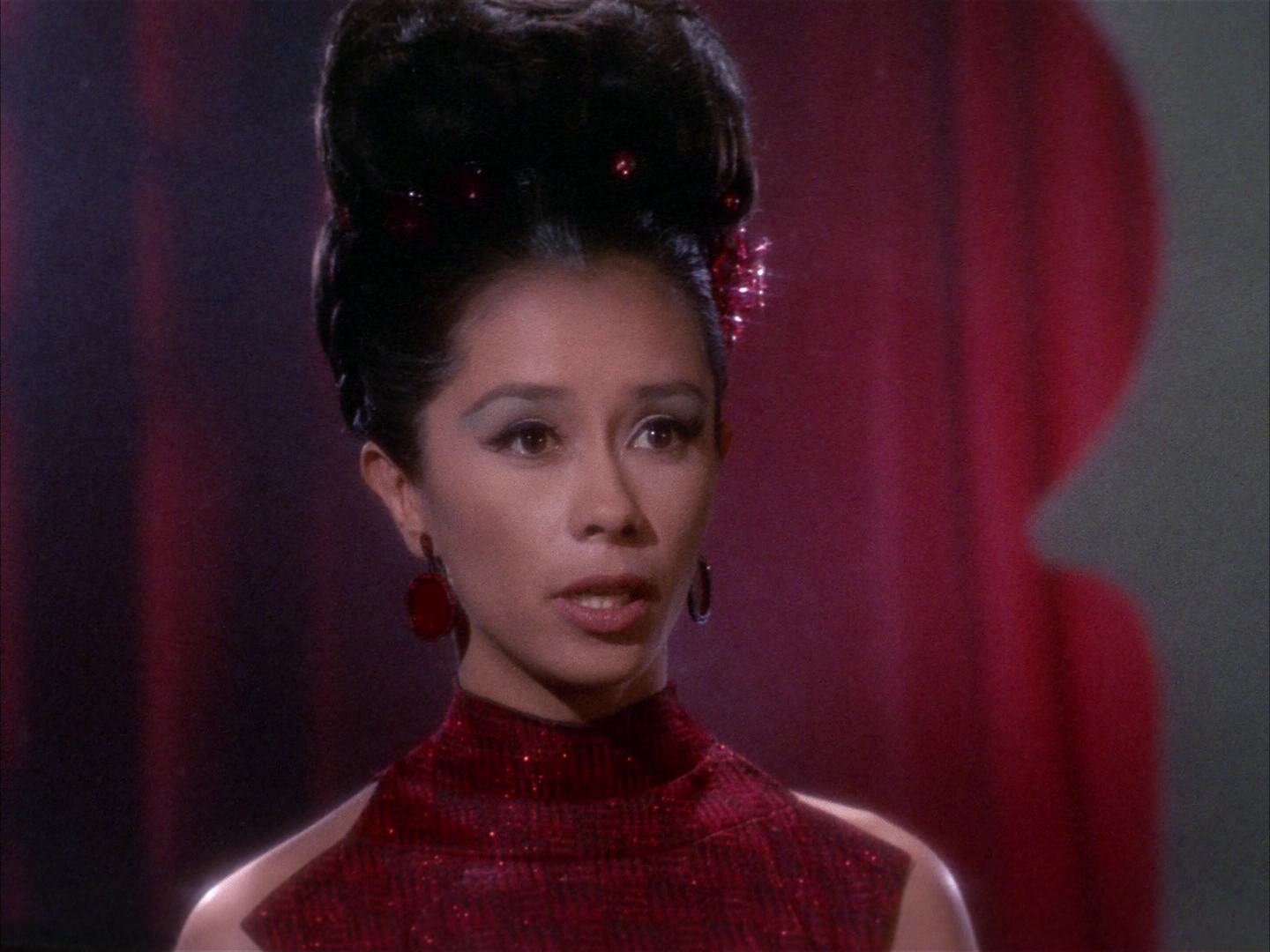 ariane179254_StarTrek_2x14_WolfInTheFold_0938.jpg