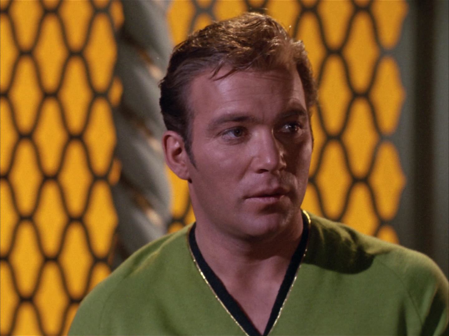 ariane179254_StarTrek_2x14_WolfInTheFold_0960.jpg