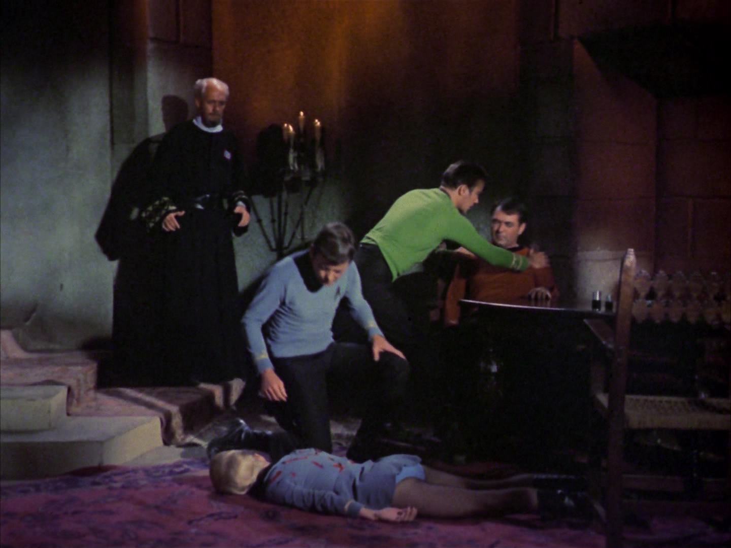 ariane179254_StarTrek_2x14_WolfInTheFold_0972.jpg