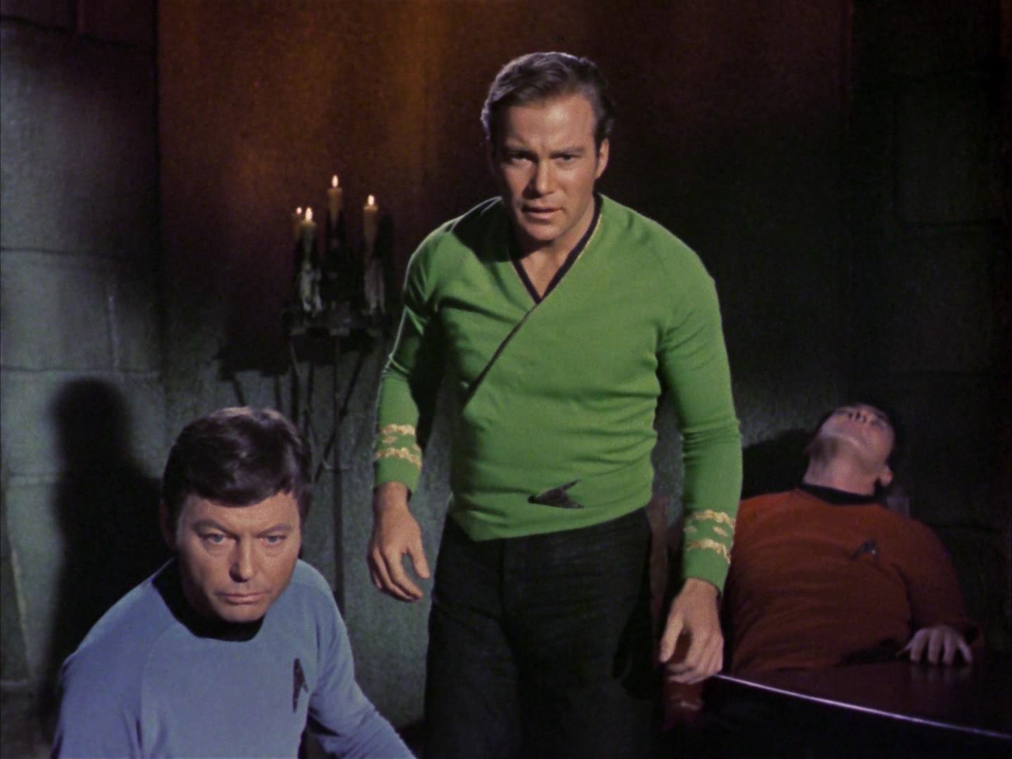 ariane179254_StarTrek_2x14_WolfInTheFold_0986.jpg