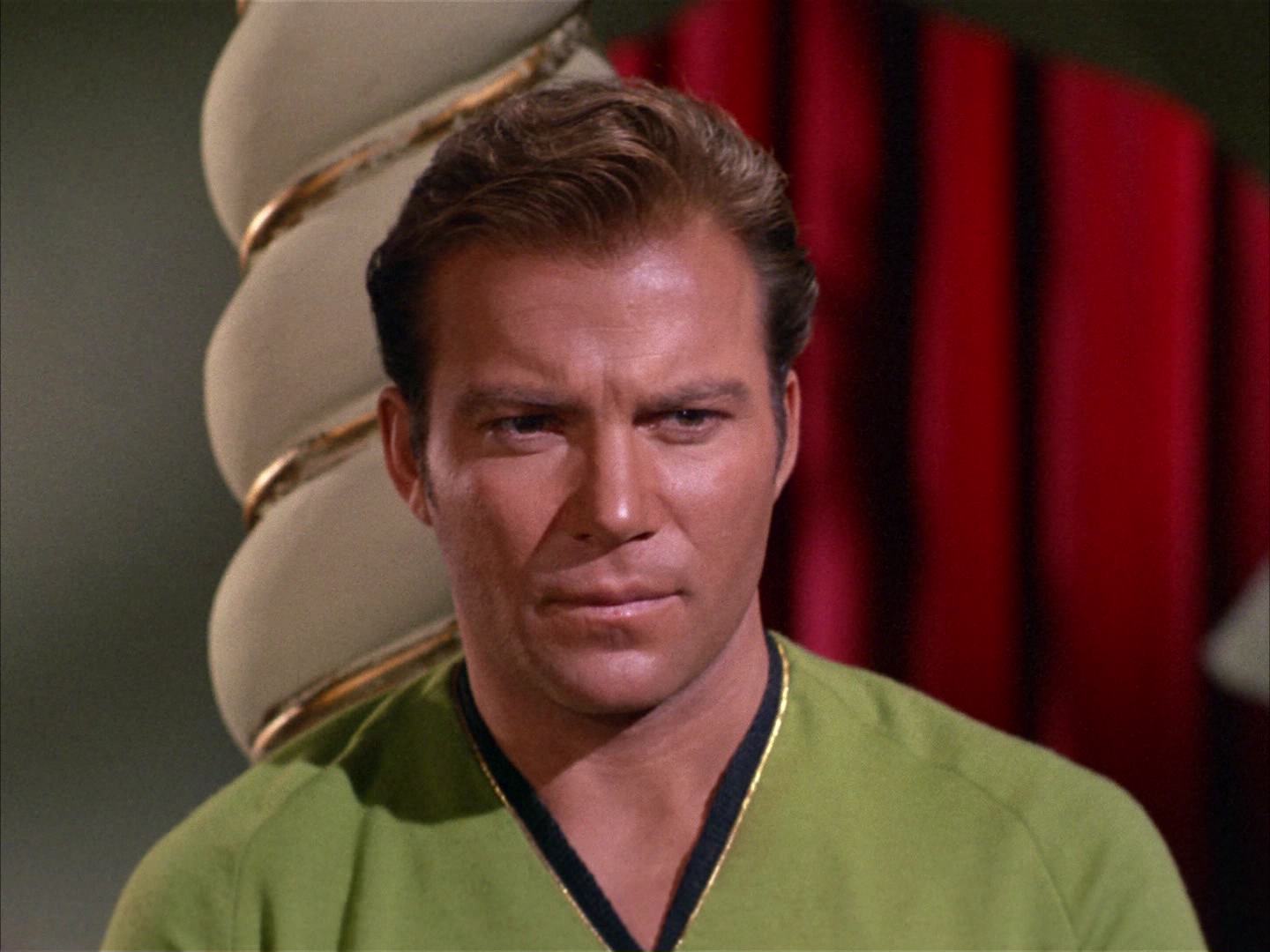 ariane179254_StarTrek_2x14_WolfInTheFold_1001.jpg
