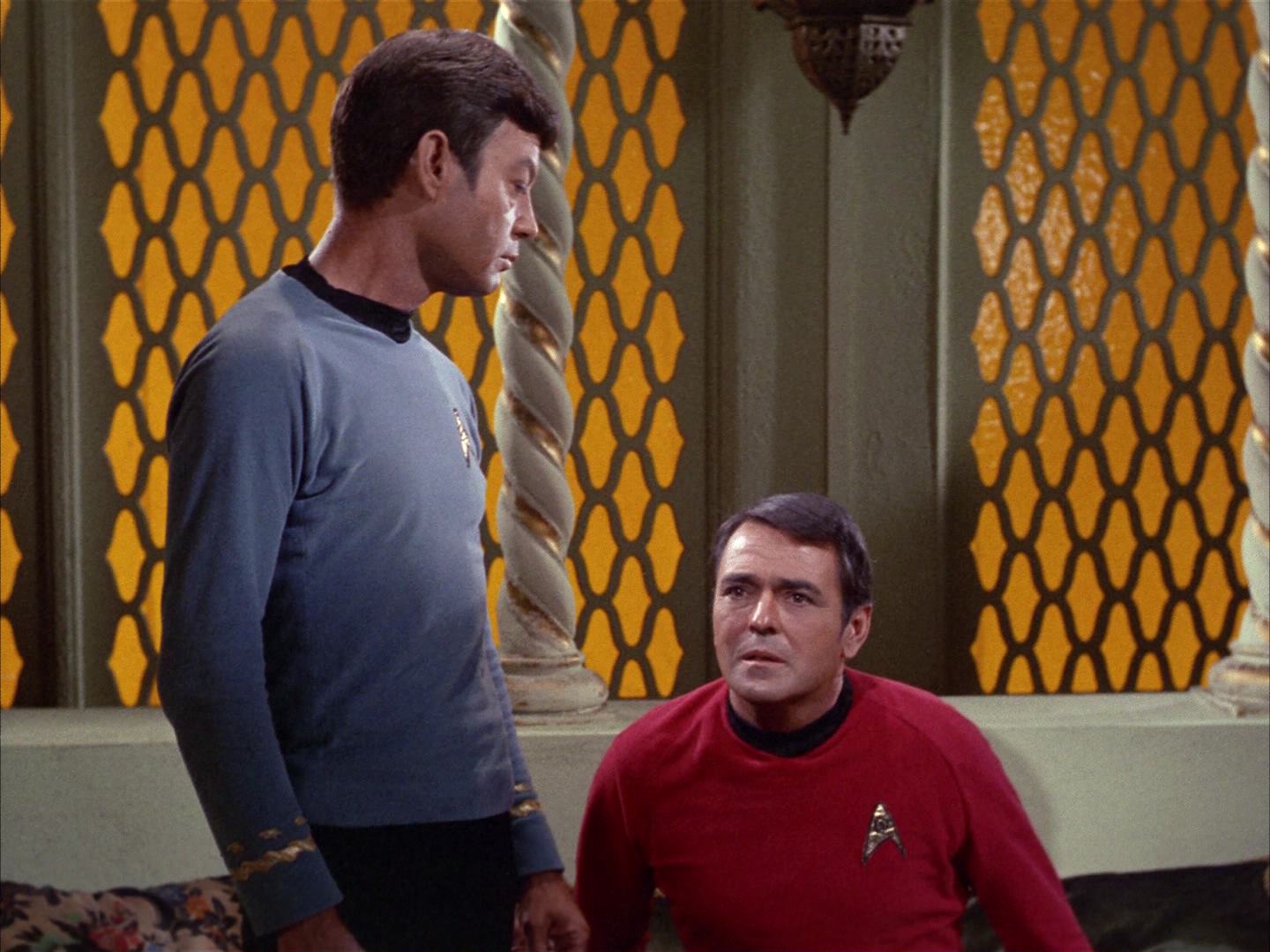 ariane179254_StarTrek_2x14_WolfInTheFold_1023.jpg