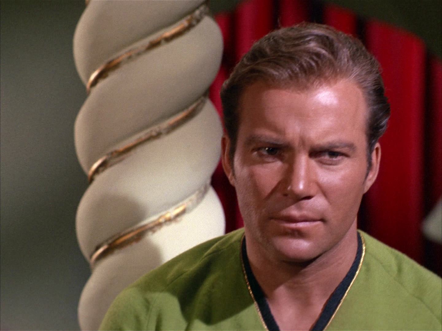 ariane179254_StarTrek_2x14_WolfInTheFold_1062.jpg