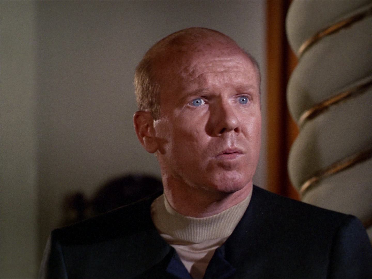 ariane179254_StarTrek_2x14_WolfInTheFold_1133.jpg