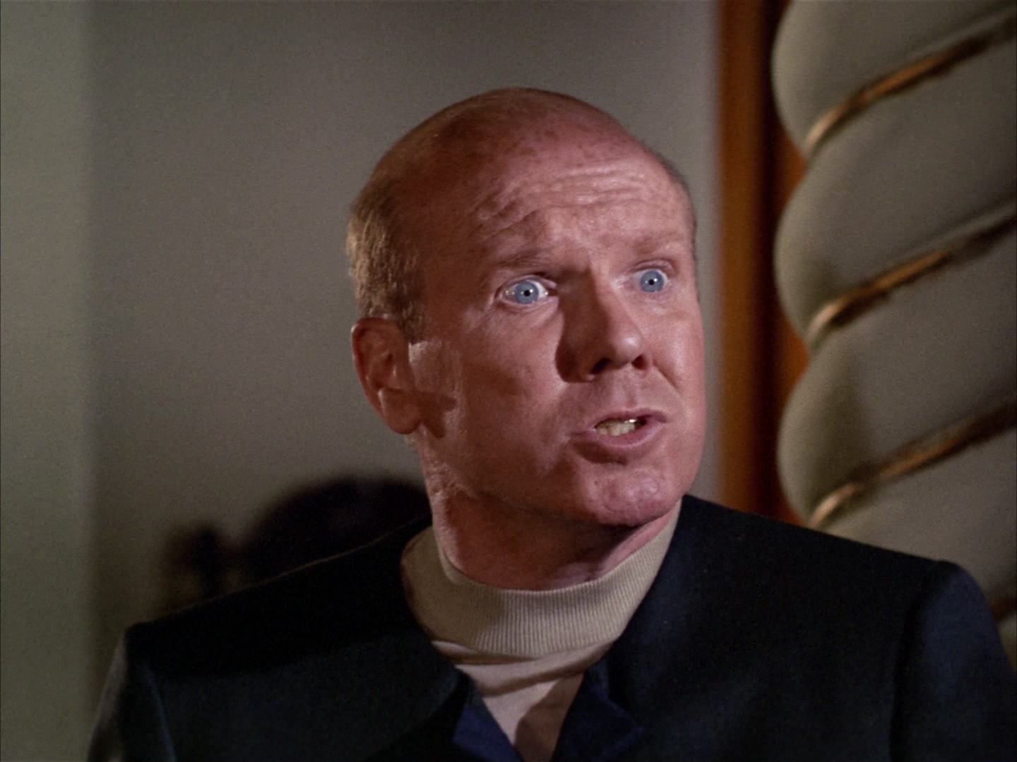 ariane179254_StarTrek_2x14_WolfInTheFold_1134.jpg
