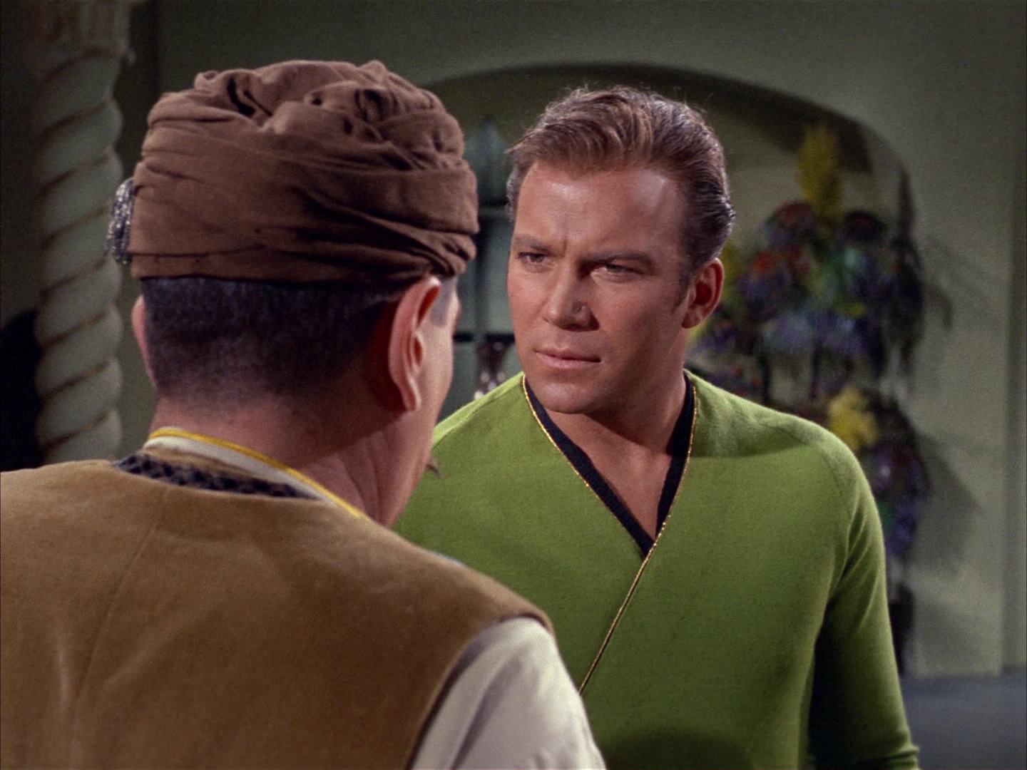 ariane179254_StarTrek_2x14_WolfInTheFold_1155.jpg