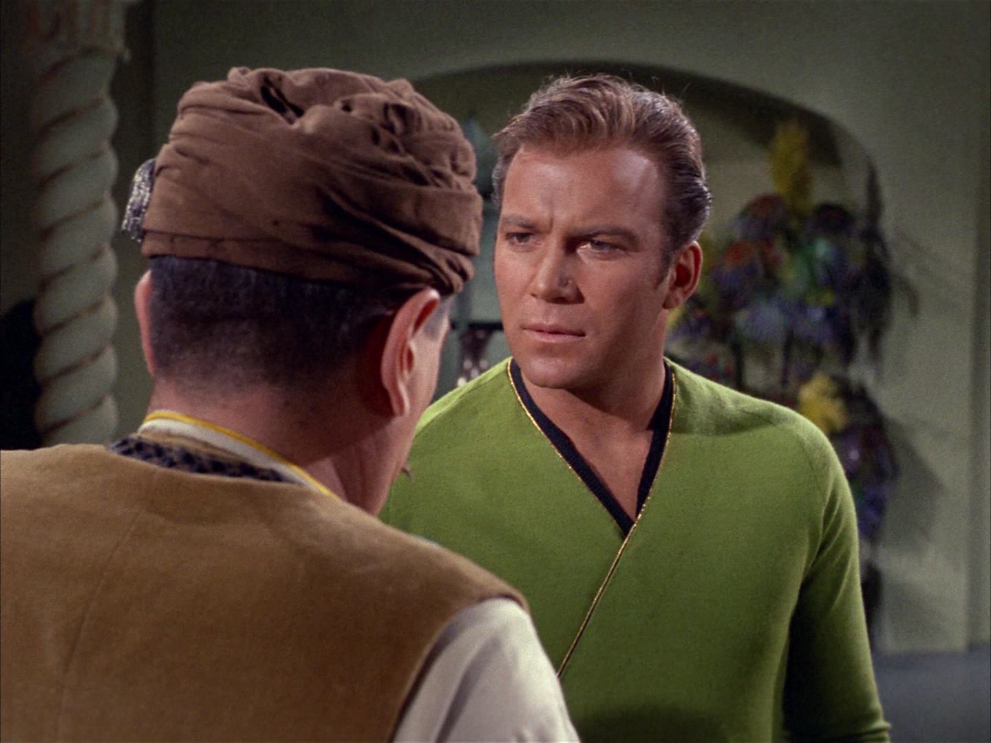 ariane179254_StarTrek_2x14_WolfInTheFold_1157.jpg