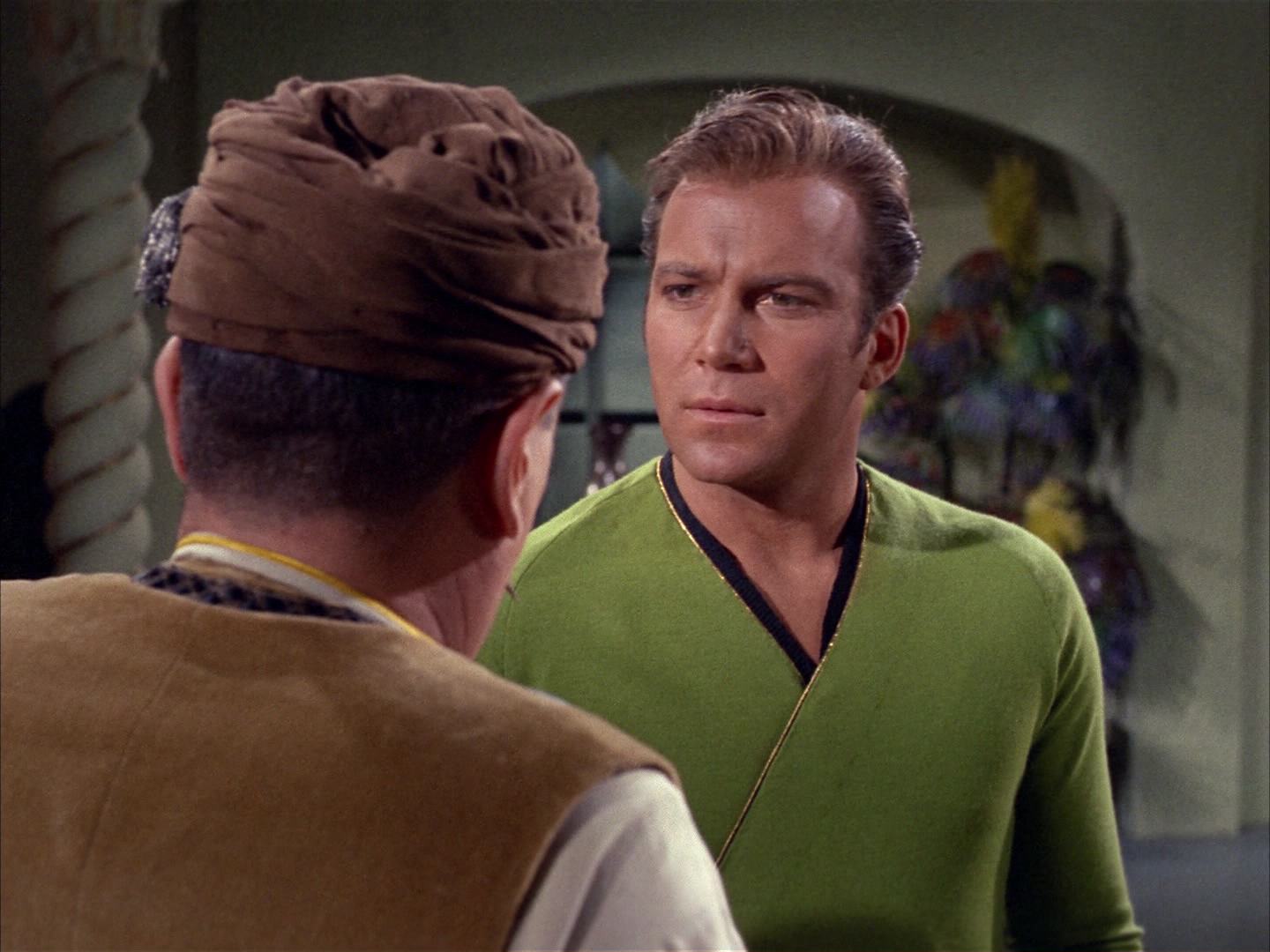 ariane179254_StarTrek_2x14_WolfInTheFold_1158.jpg