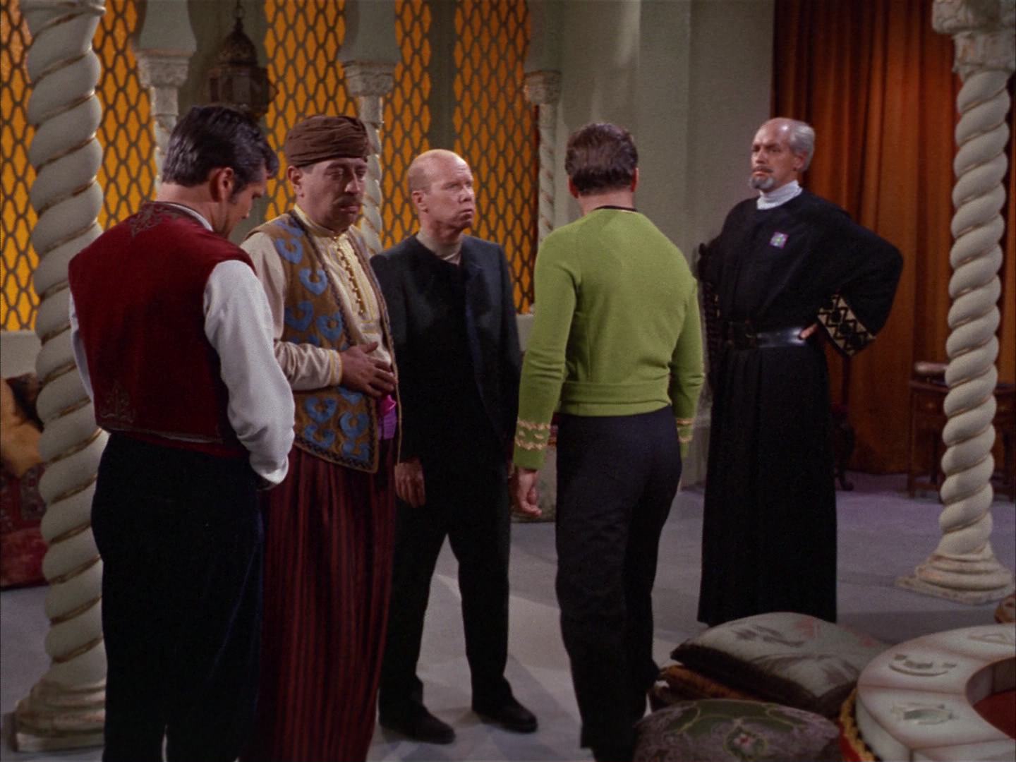 ariane179254_StarTrek_2x14_WolfInTheFold_1224.jpg