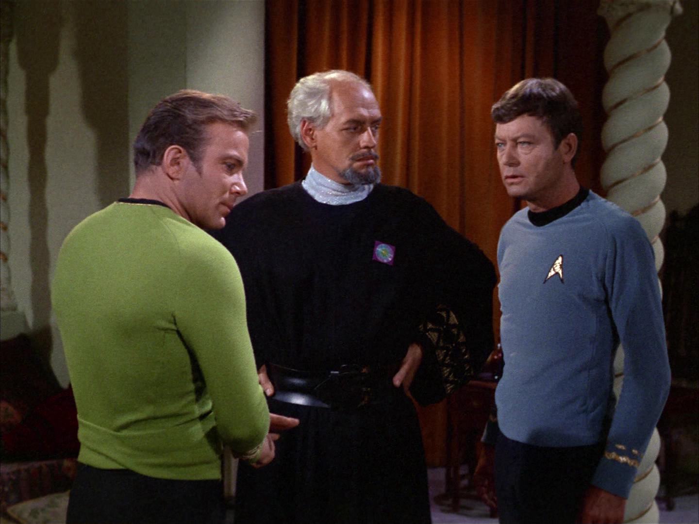 ariane179254_StarTrek_2x14_WolfInTheFold_1246.jpg