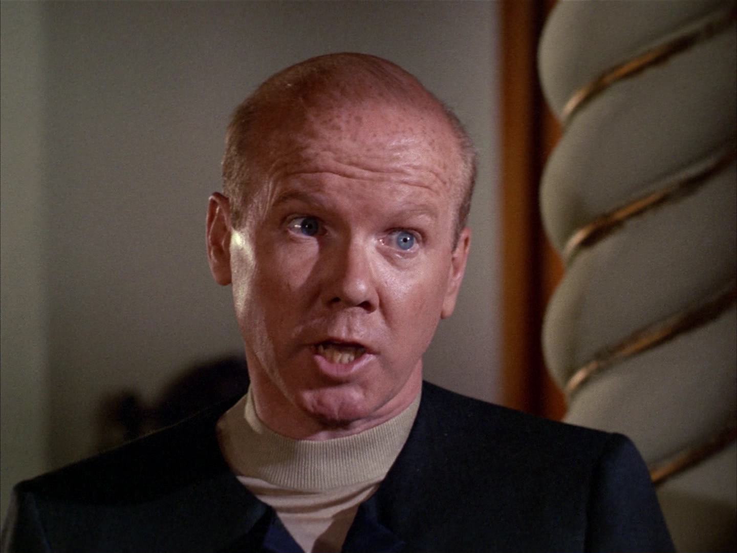 ariane179254_StarTrek_2x14_WolfInTheFold_1282.jpg