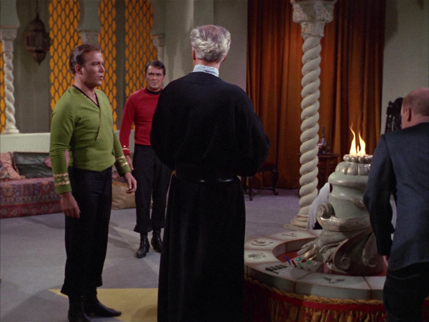 ariane179254_StarTrek_2x14_WolfInTheFold_1302.jpg