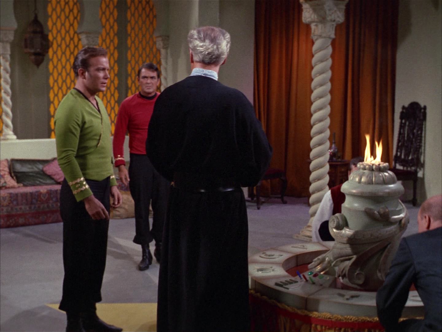 ariane179254_StarTrek_2x14_WolfInTheFold_1303.jpg