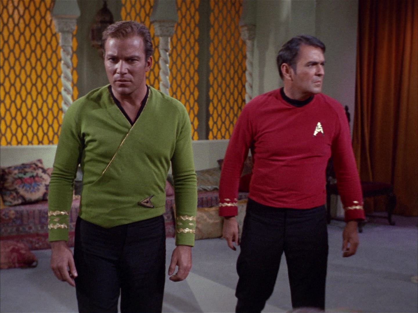 ariane179254_StarTrek_2x14_WolfInTheFold_1315.jpg