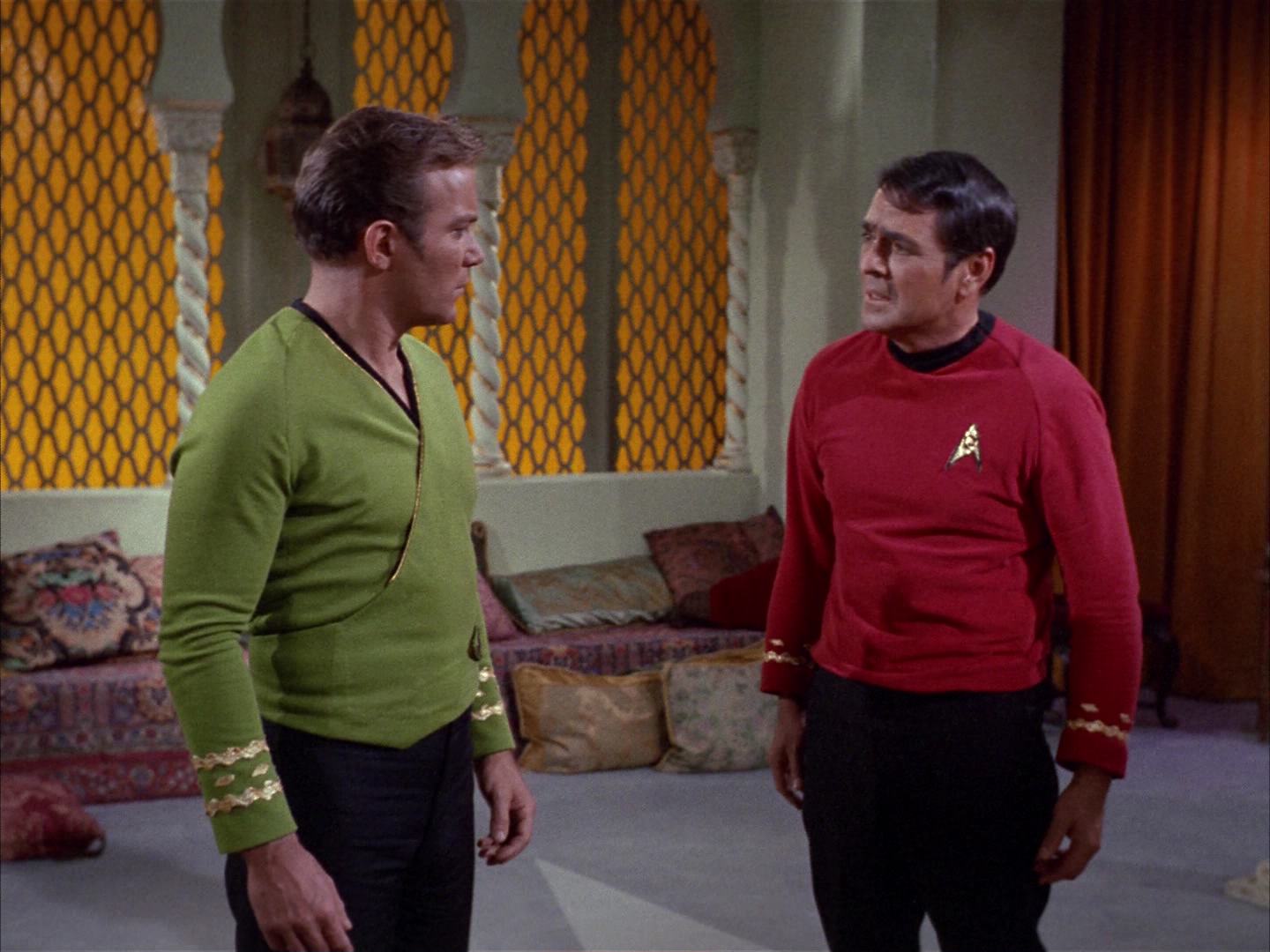 ariane179254_StarTrek_2x14_WolfInTheFold_1322.jpg