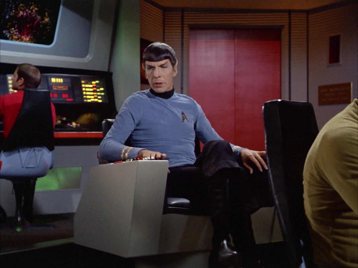 ariane179254_StarTrek_2x14_WolfInTheFold_1339.jpg