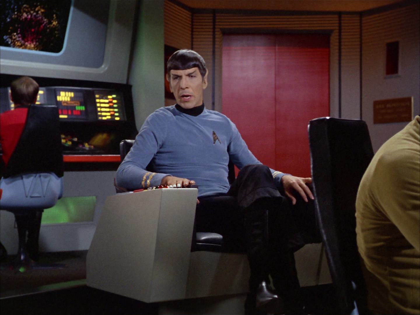 ariane179254_StarTrek_2x14_WolfInTheFold_1344.jpg