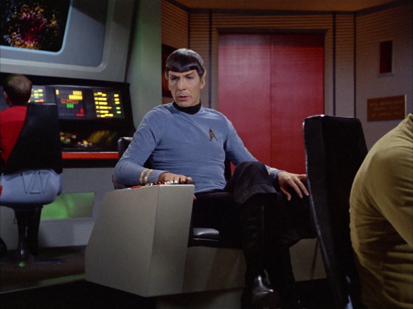 ariane179254_StarTrek_2x14_WolfInTheFold_1347.jpg