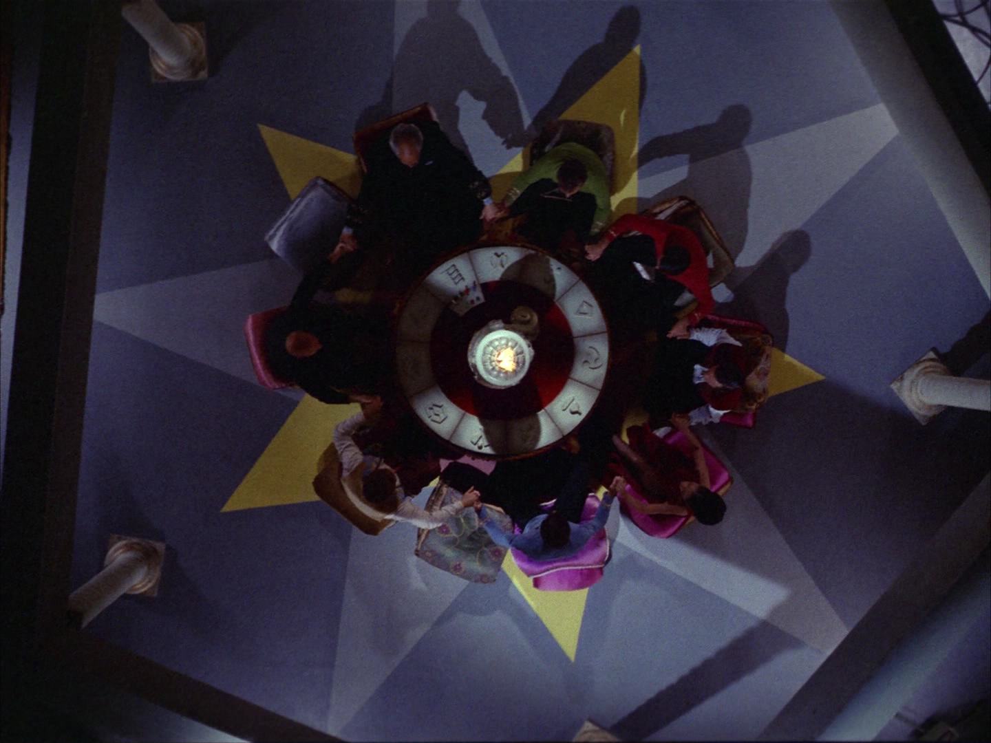 ariane179254_StarTrek_2x14_WolfInTheFold_1394.jpg