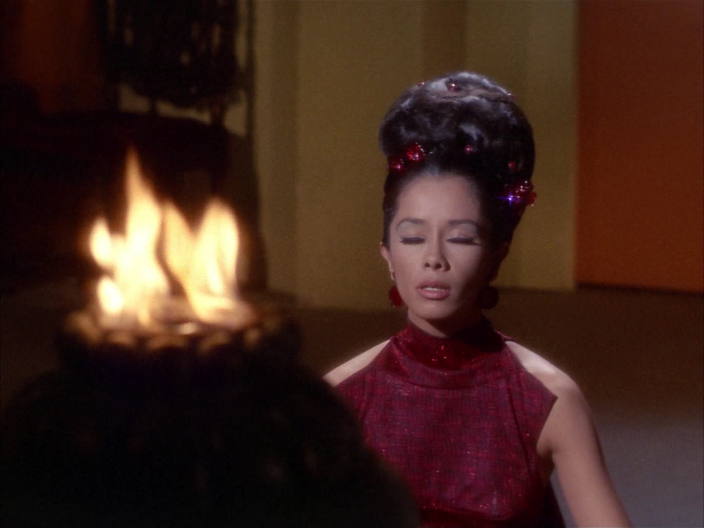 ariane179254_StarTrek_2x14_WolfInTheFold_1403.jpg