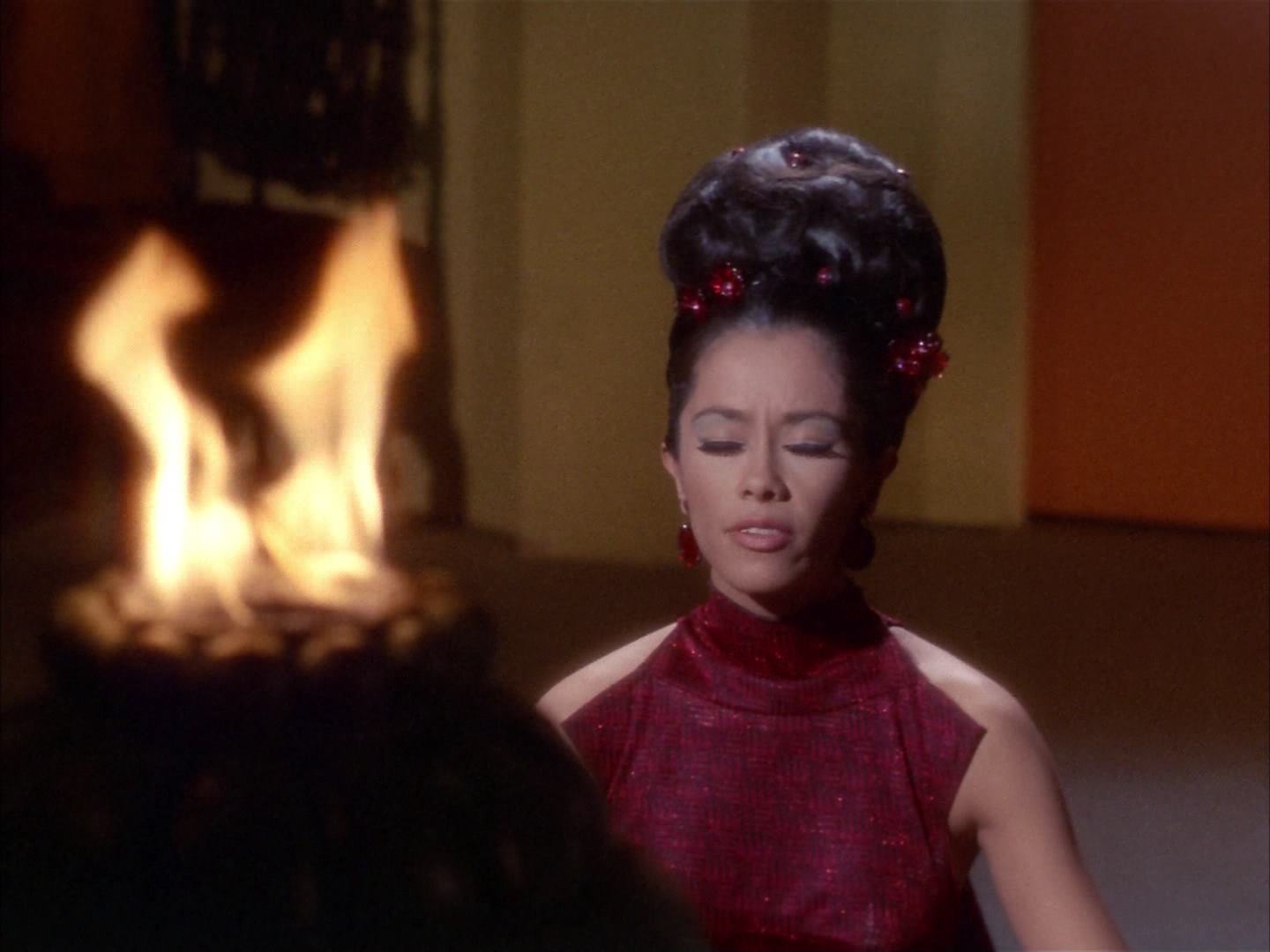 ariane179254_StarTrek_2x14_WolfInTheFold_1411.jpg
