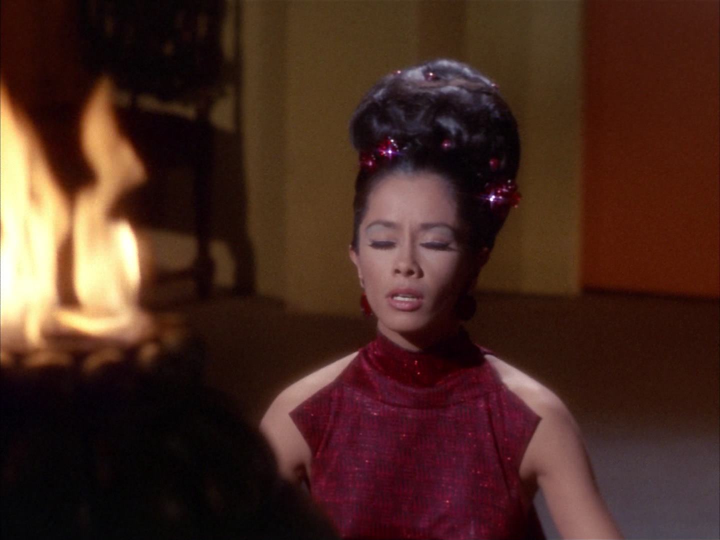 ariane179254_StarTrek_2x14_WolfInTheFold_1415.jpg