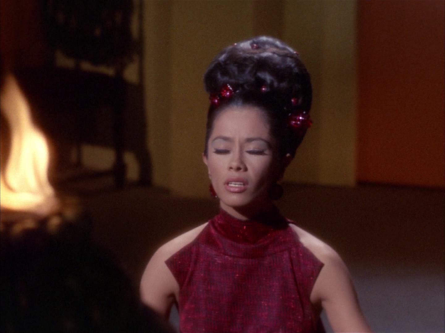 ariane179254_StarTrek_2x14_WolfInTheFold_1417.jpg