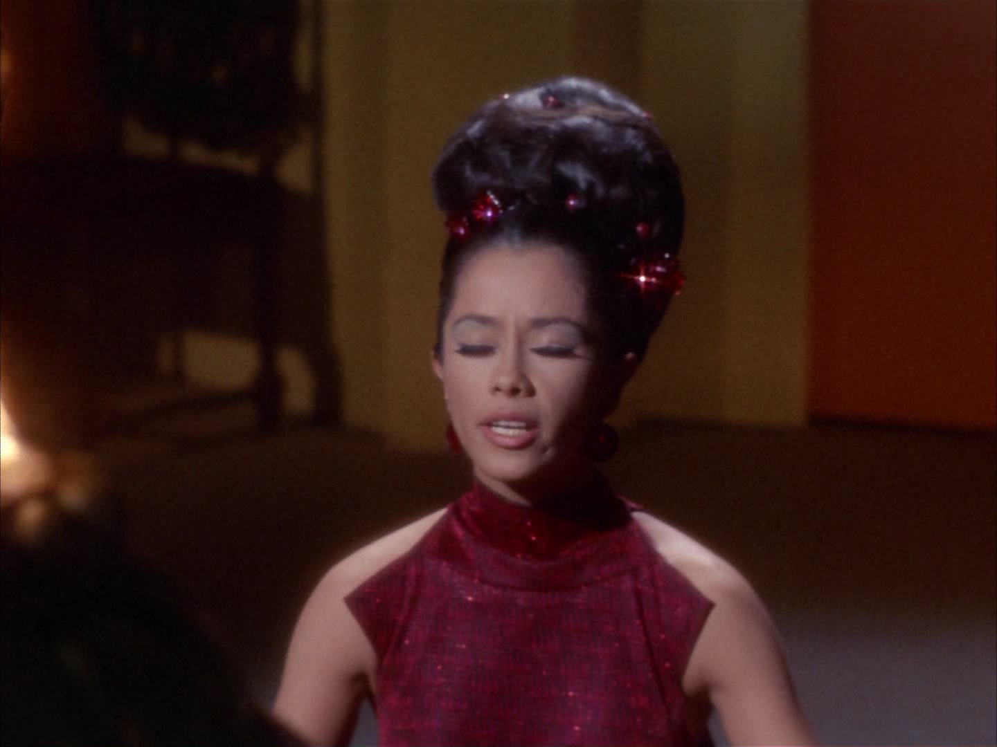ariane179254_StarTrek_2x14_WolfInTheFold_1419.jpg