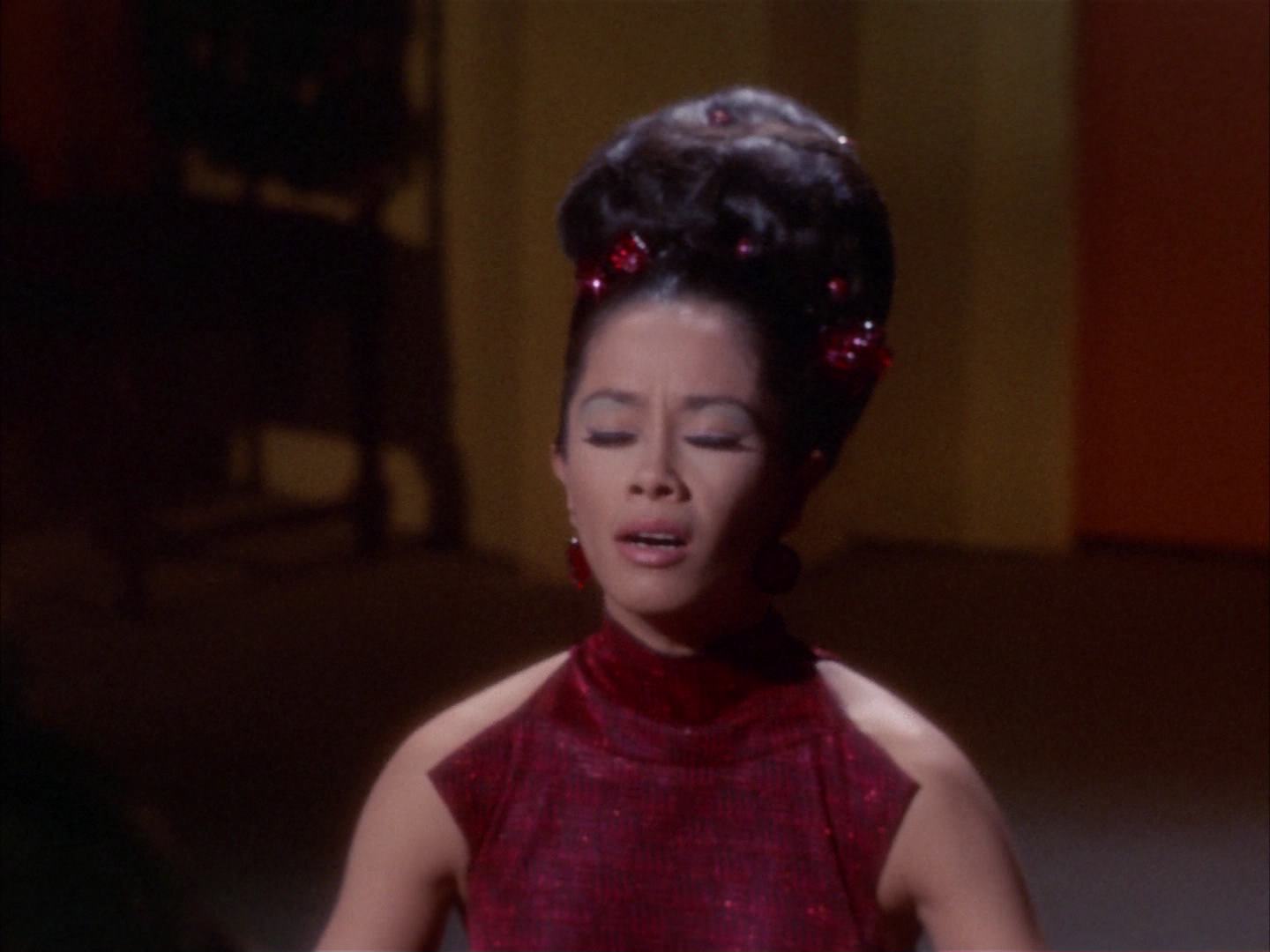 ariane179254_StarTrek_2x14_WolfInTheFold_1422.jpg