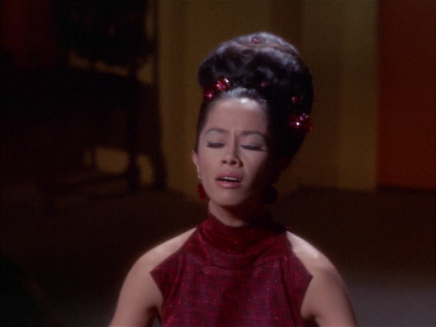 ariane179254_StarTrek_2x14_WolfInTheFold_1423.jpg