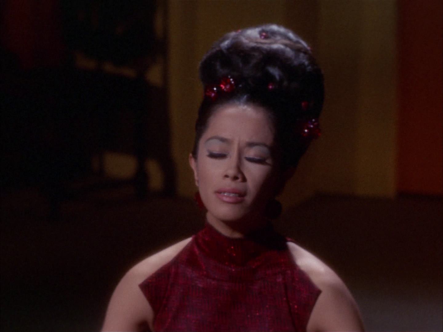 ariane179254_StarTrek_2x14_WolfInTheFold_1426.jpg