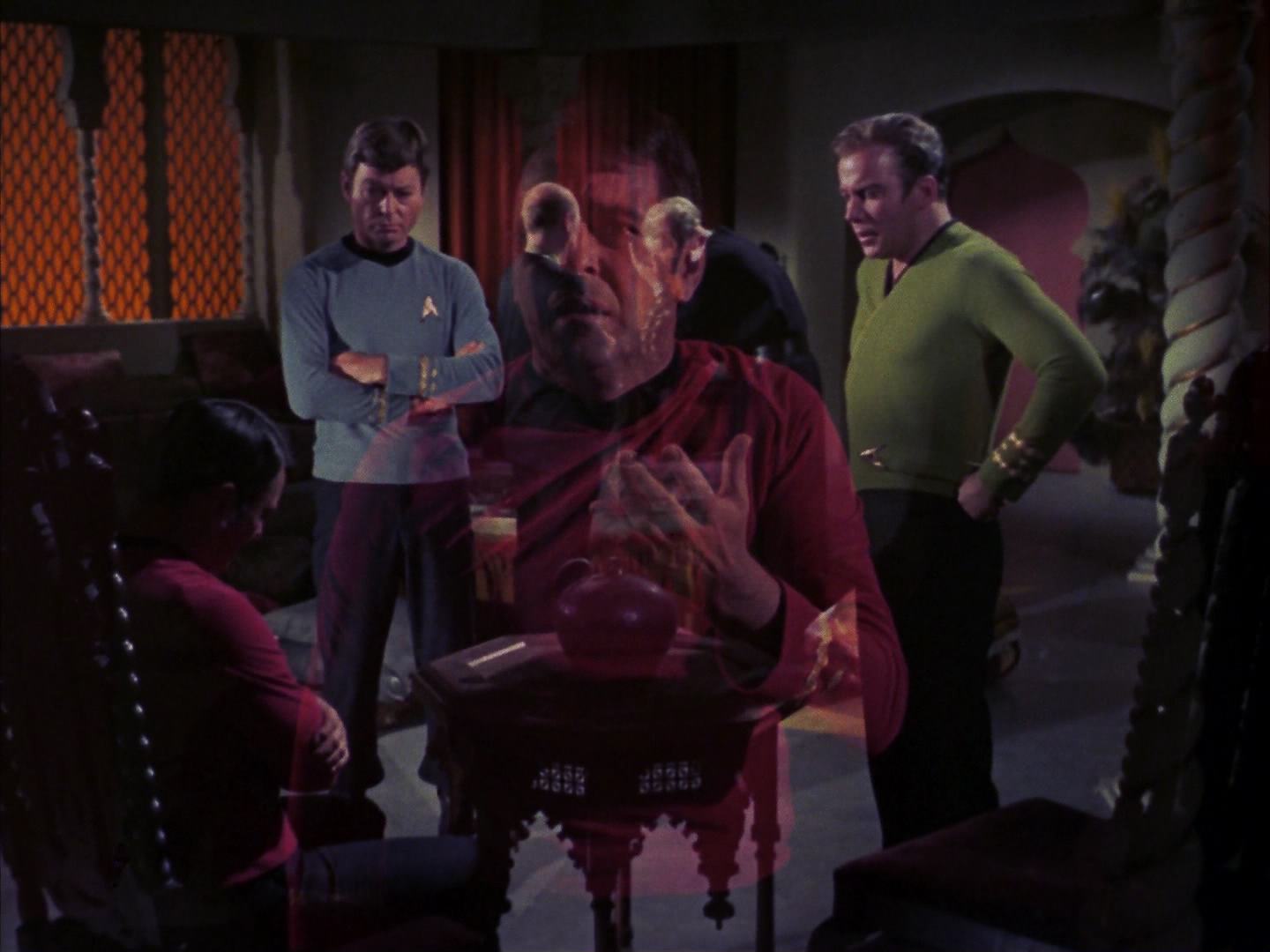 ariane179254_StarTrek_2x14_WolfInTheFold_1495.jpg