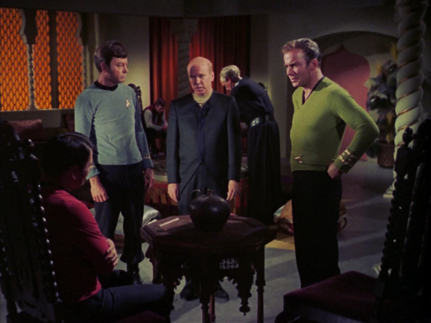 ariane179254_StarTrek_2x14_WolfInTheFold_1521.jpg