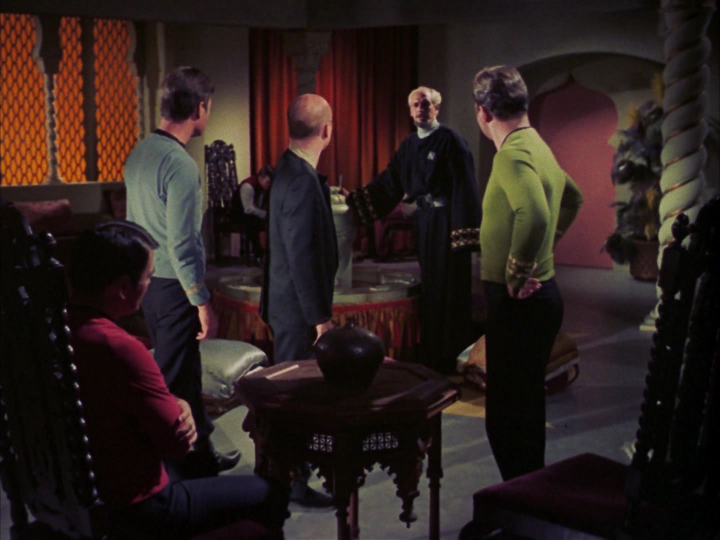 ariane179254_StarTrek_2x14_WolfInTheFold_1528.jpg