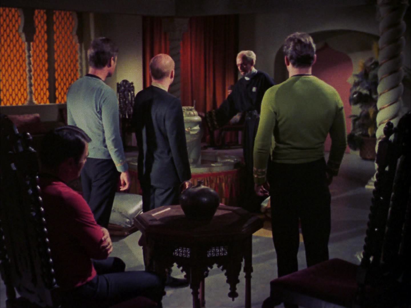 ariane179254_StarTrek_2x14_WolfInTheFold_1531.jpg