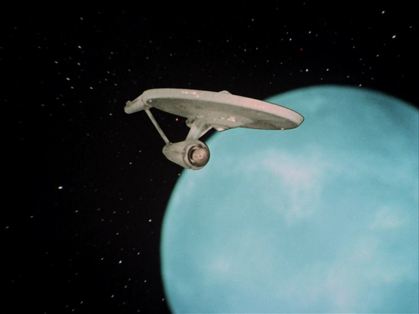 ariane179254_StarTrek_2x14_WolfInTheFold_1650.jpg