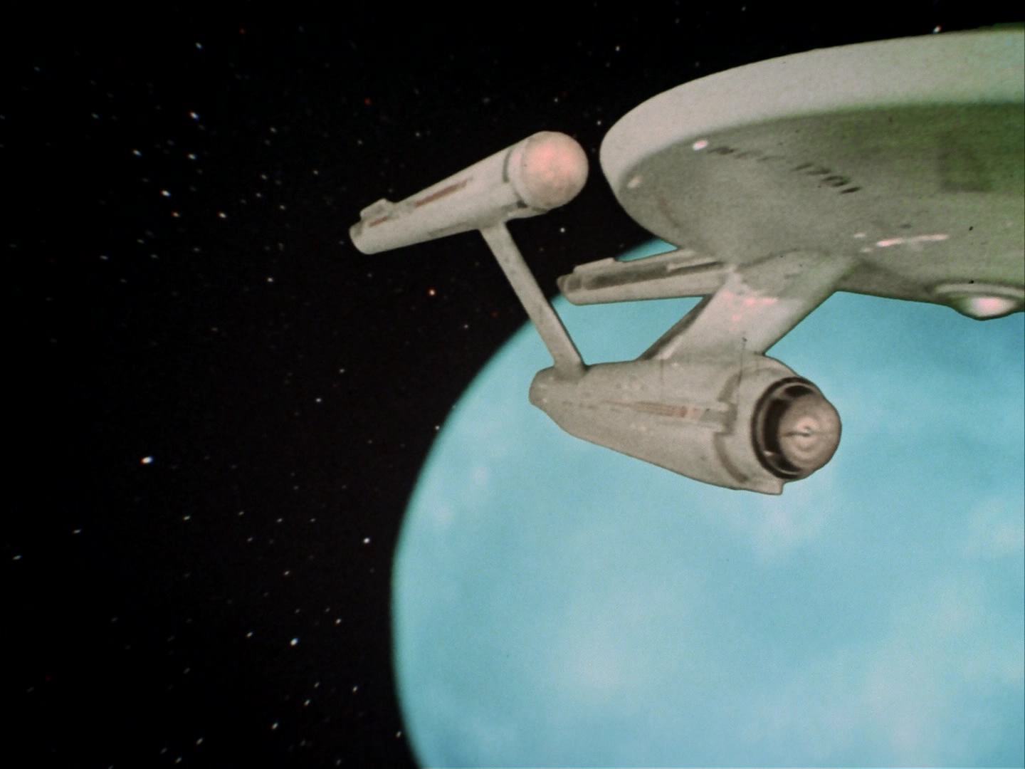 ariane179254_StarTrek_2x14_WolfInTheFold_1653.jpg