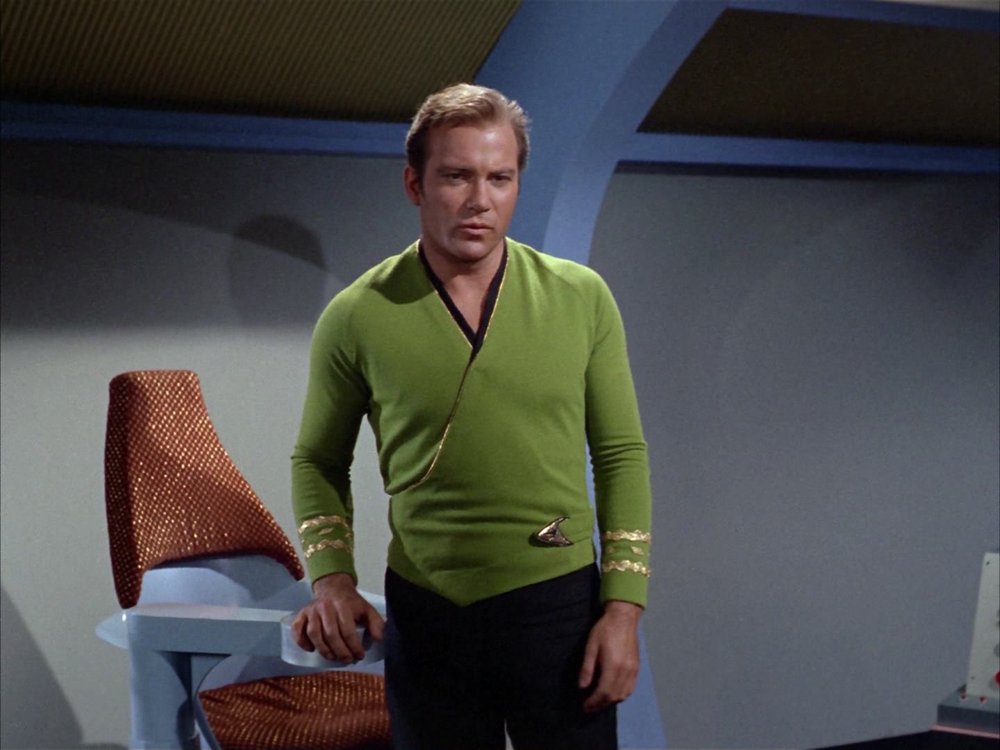 ariane179254_StarTrek_2x14_WolfInTheFold_1659.jpg
