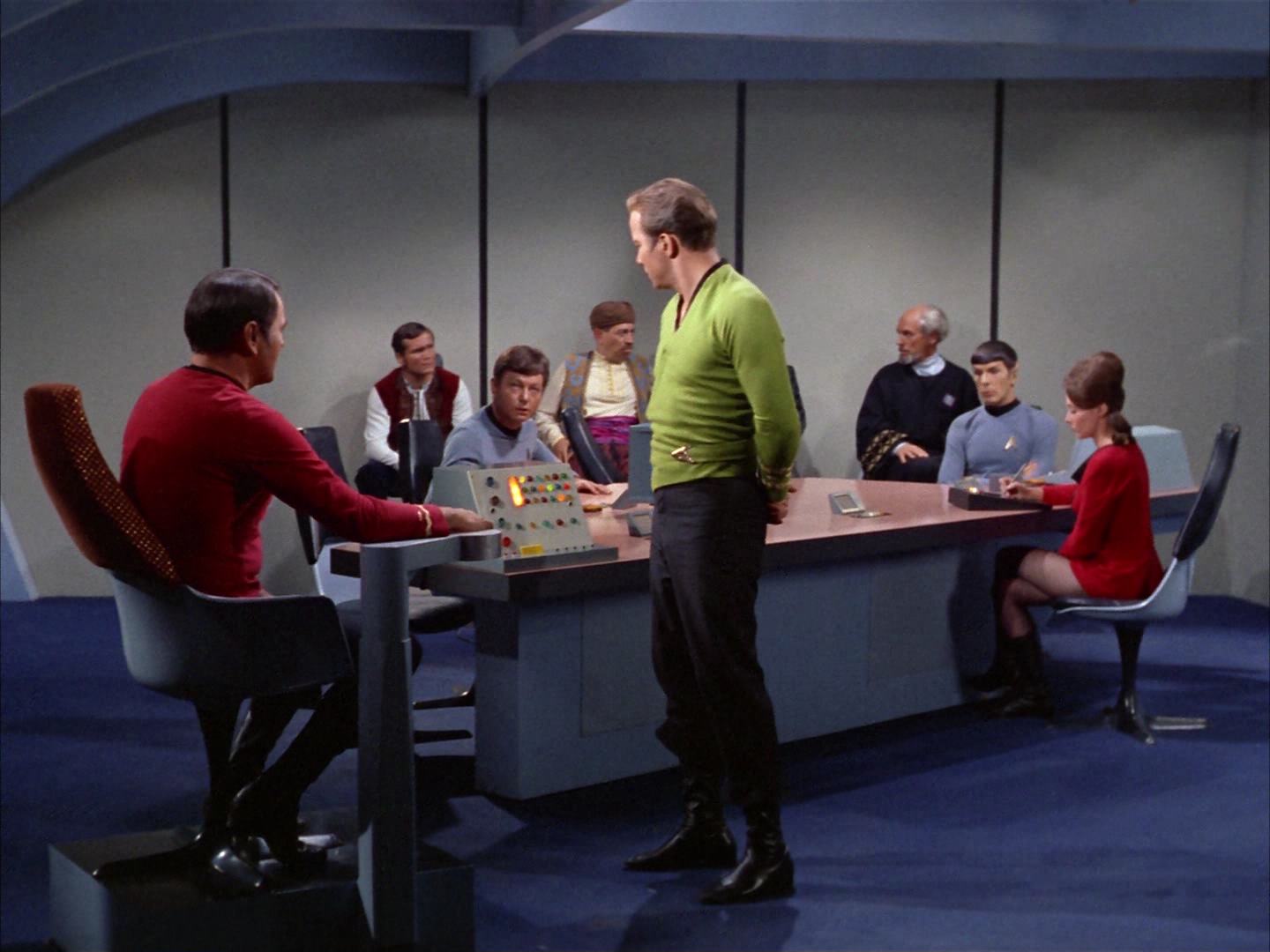 ariane179254_StarTrek_2x14_WolfInTheFold_1735.jpg