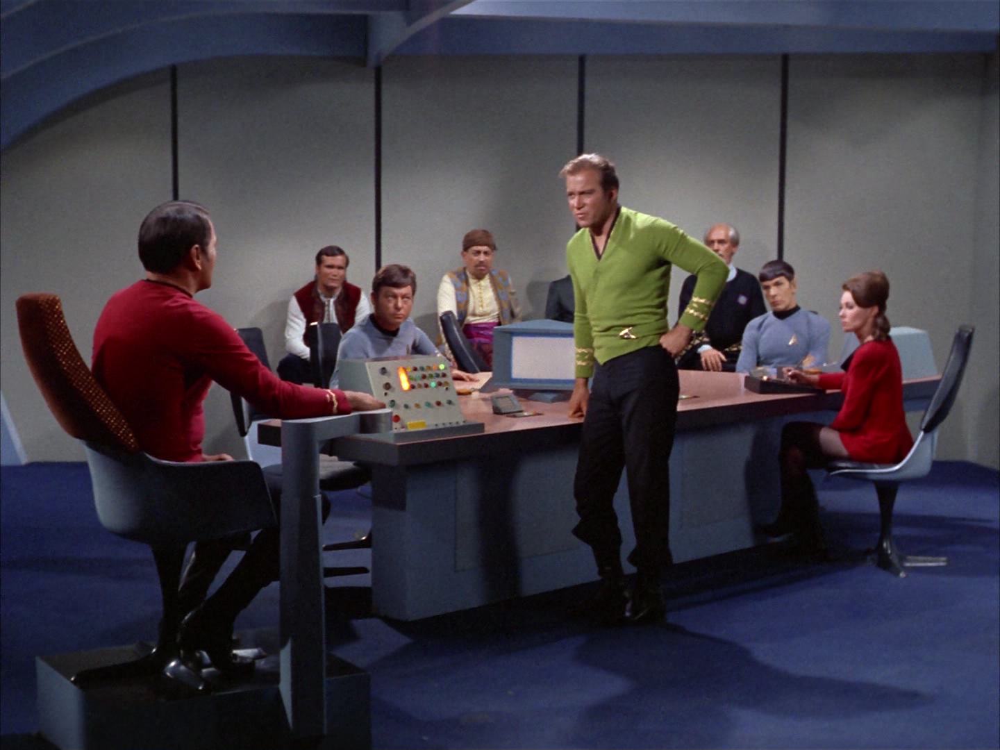 ariane179254_StarTrek_2x14_WolfInTheFold_1743.jpg