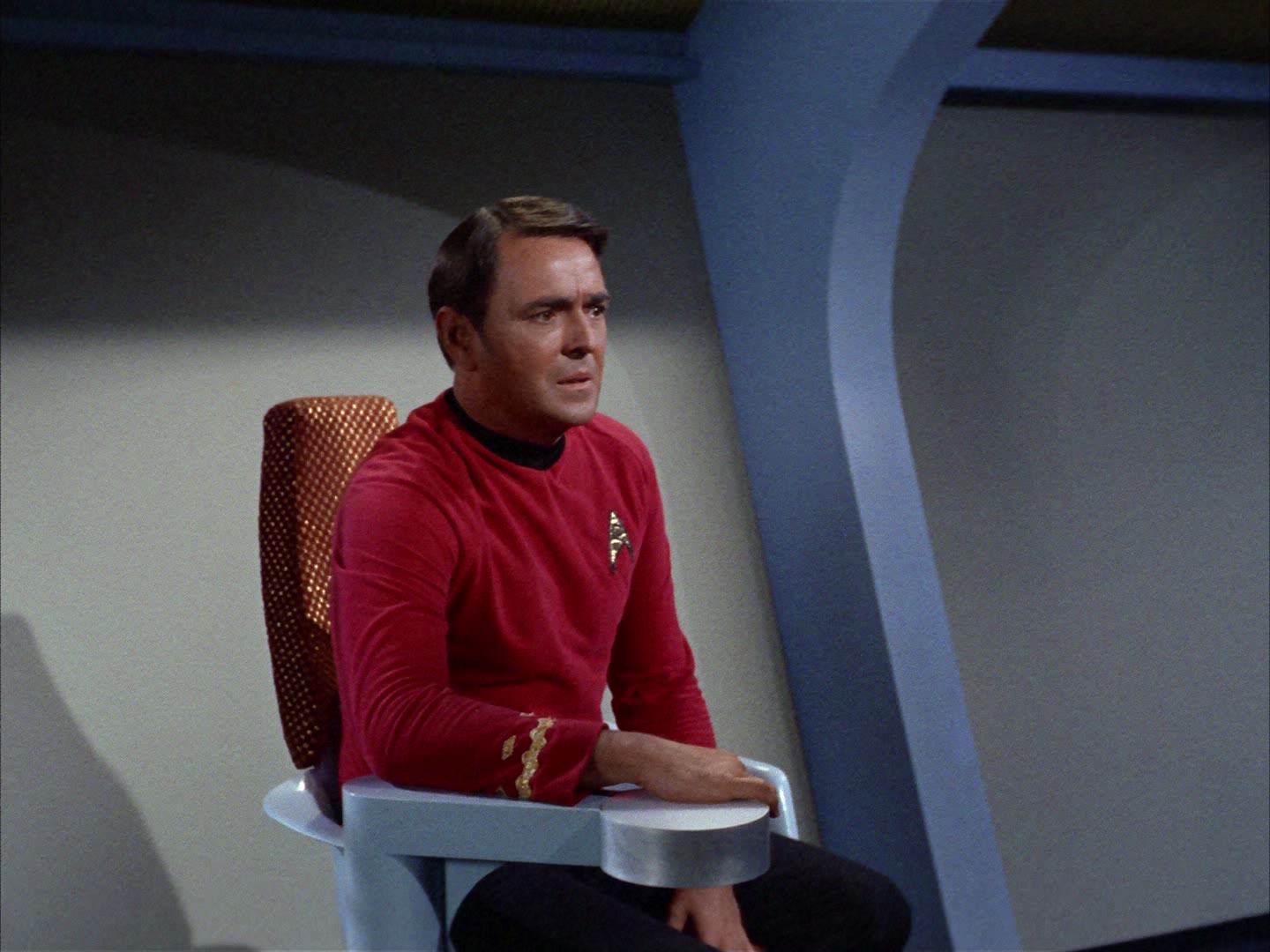 ariane179254_StarTrek_2x14_WolfInTheFold_1757.jpg