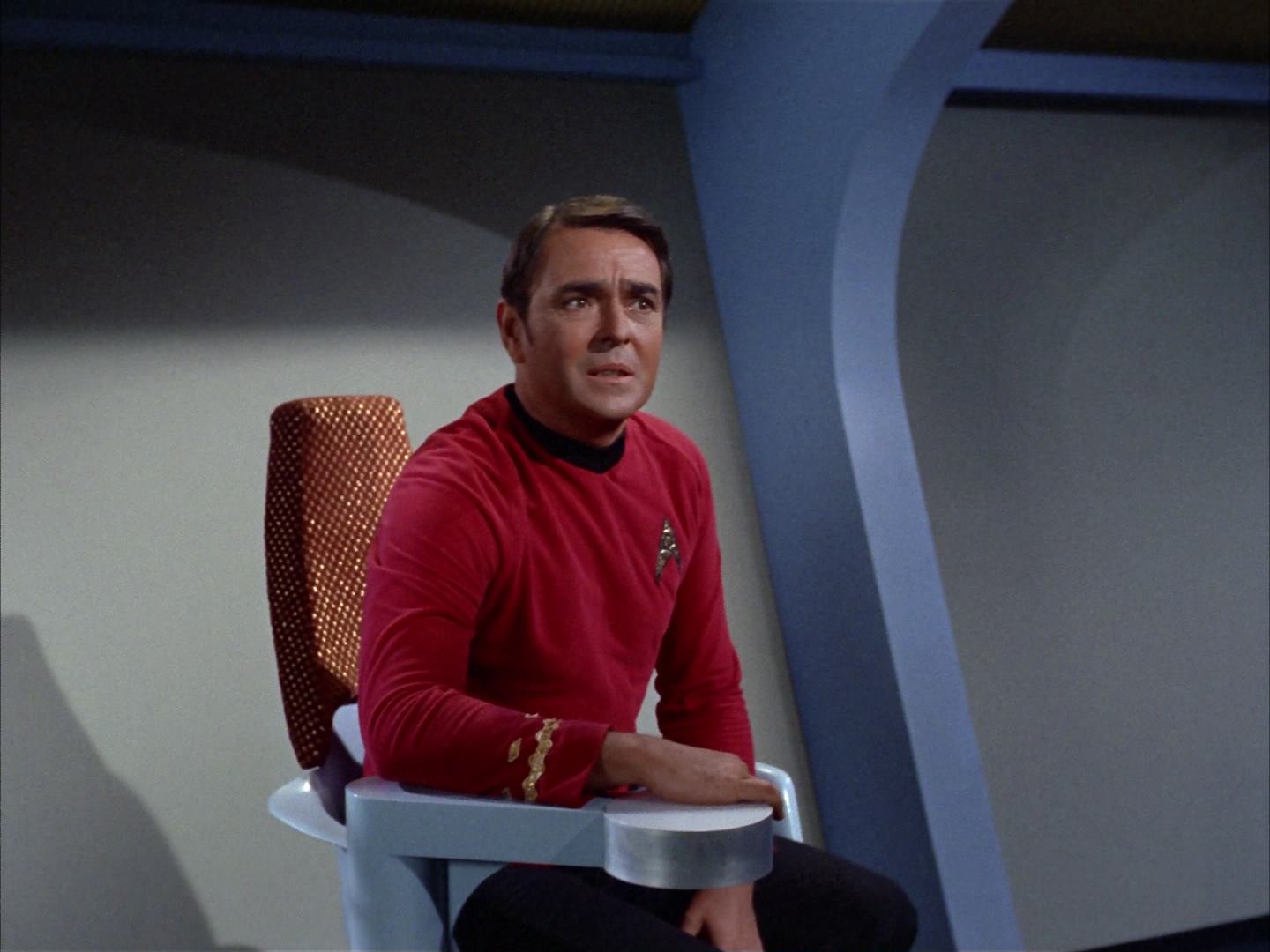 ariane179254_StarTrek_2x14_WolfInTheFold_1758.jpg
