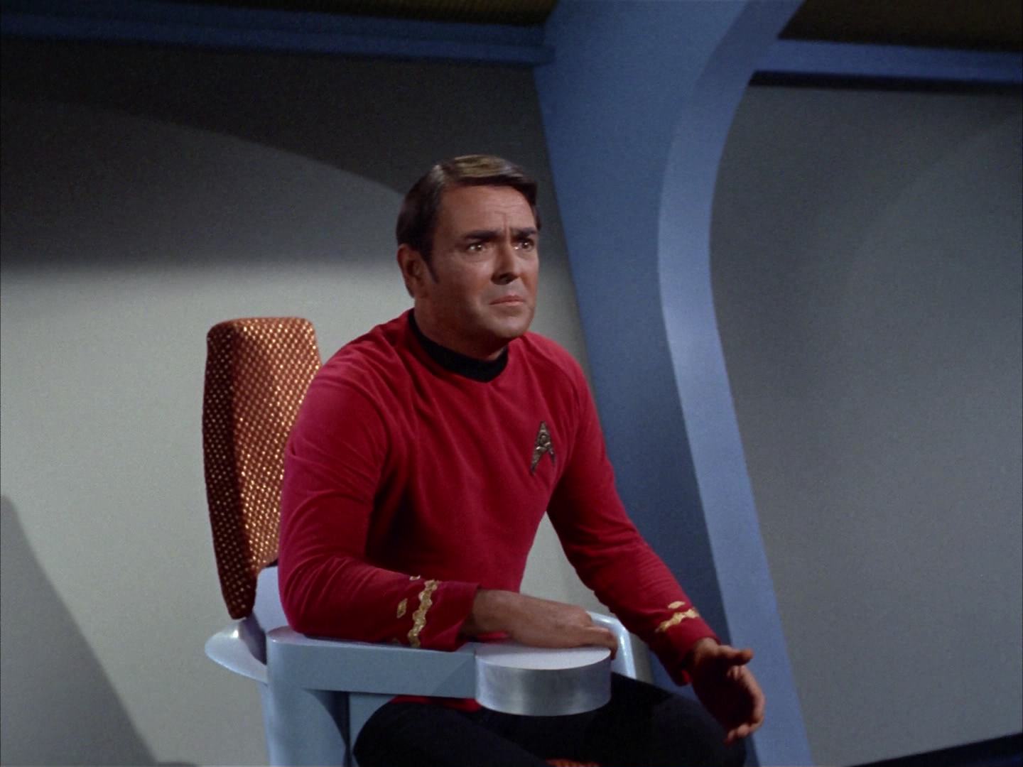 ariane179254_StarTrek_2x14_WolfInTheFold_1762.jpg