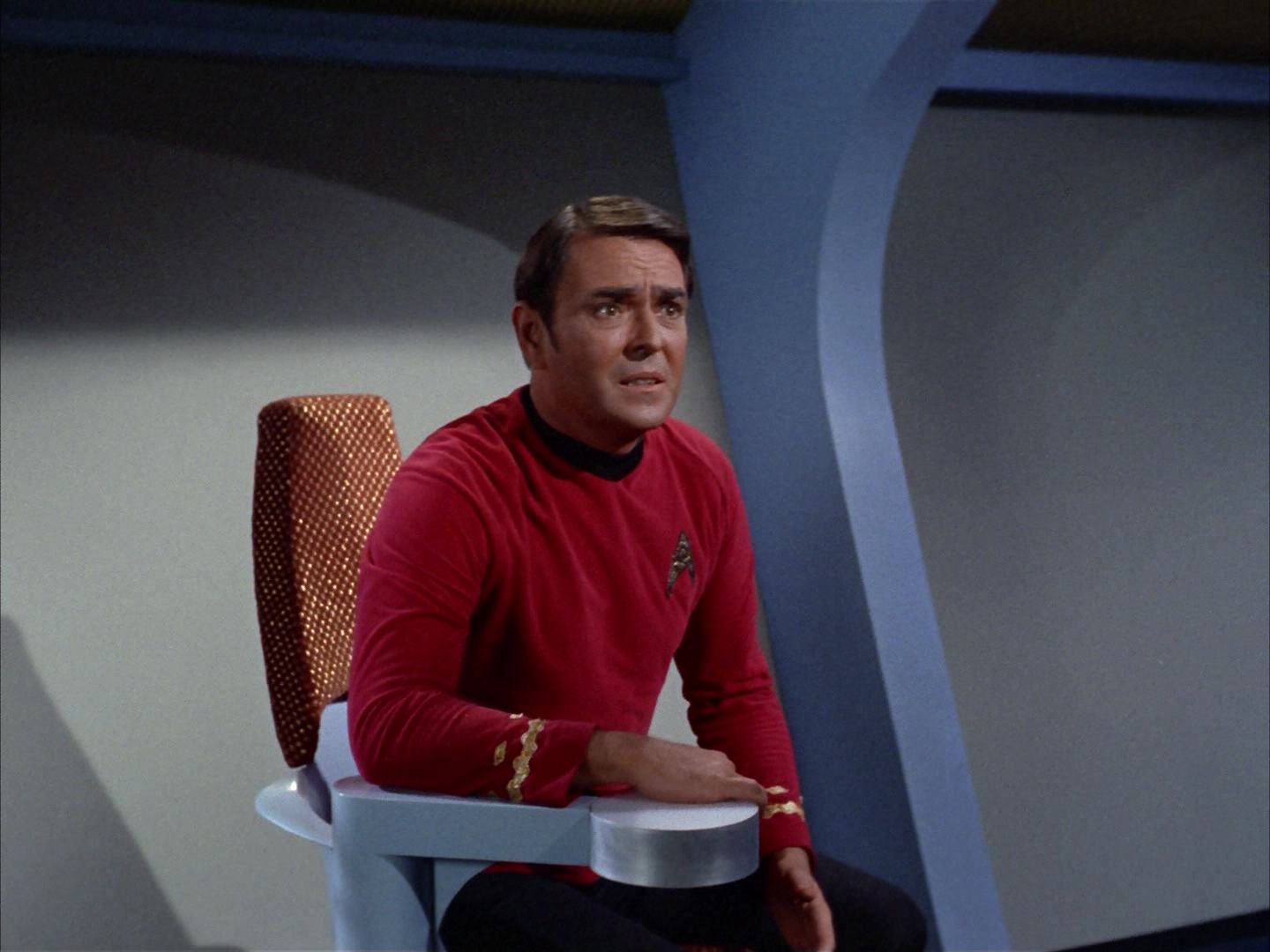 ariane179254_StarTrek_2x14_WolfInTheFold_1764.jpg