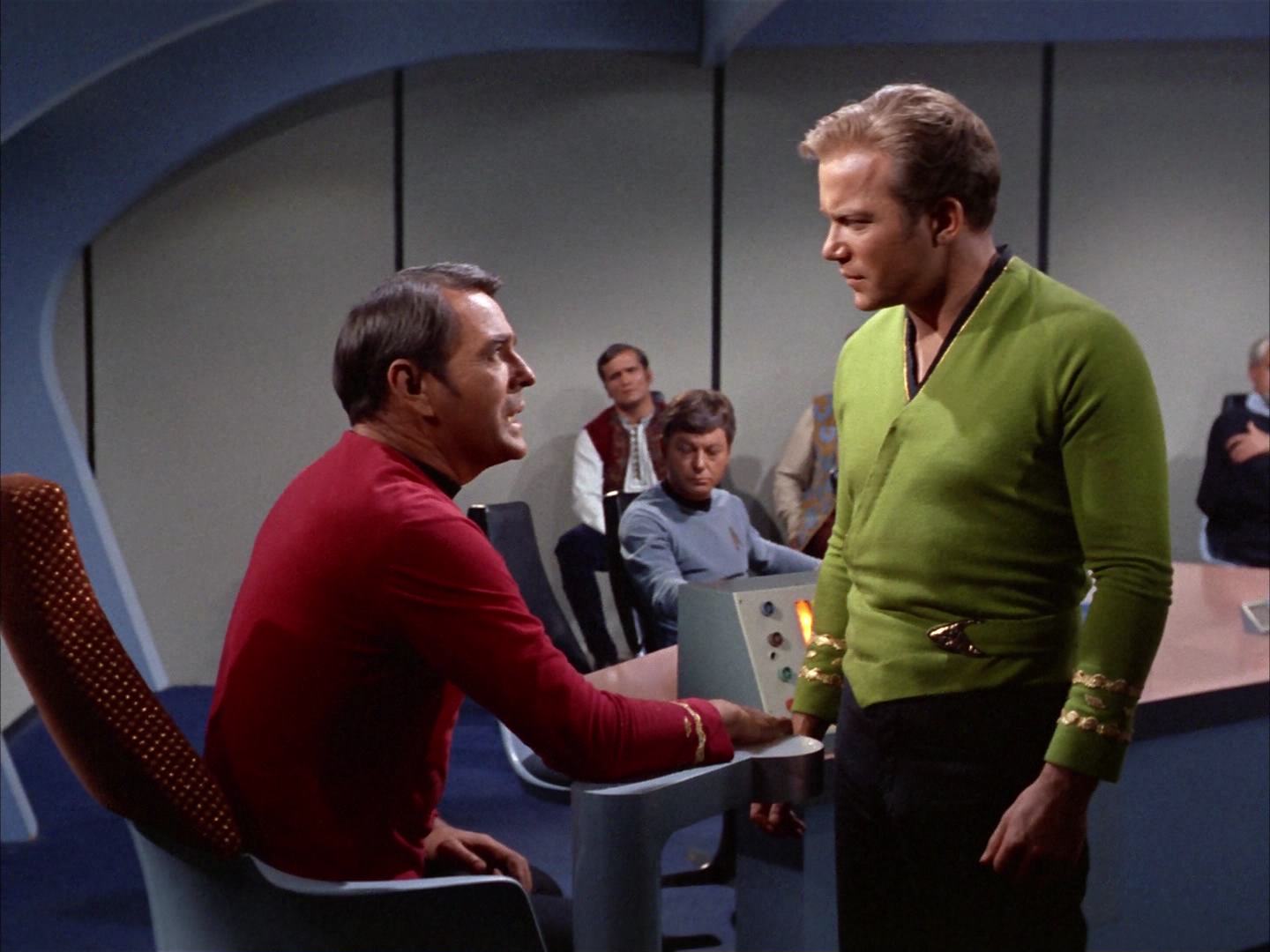 ariane179254_StarTrek_2x14_WolfInTheFold_1773.jpg