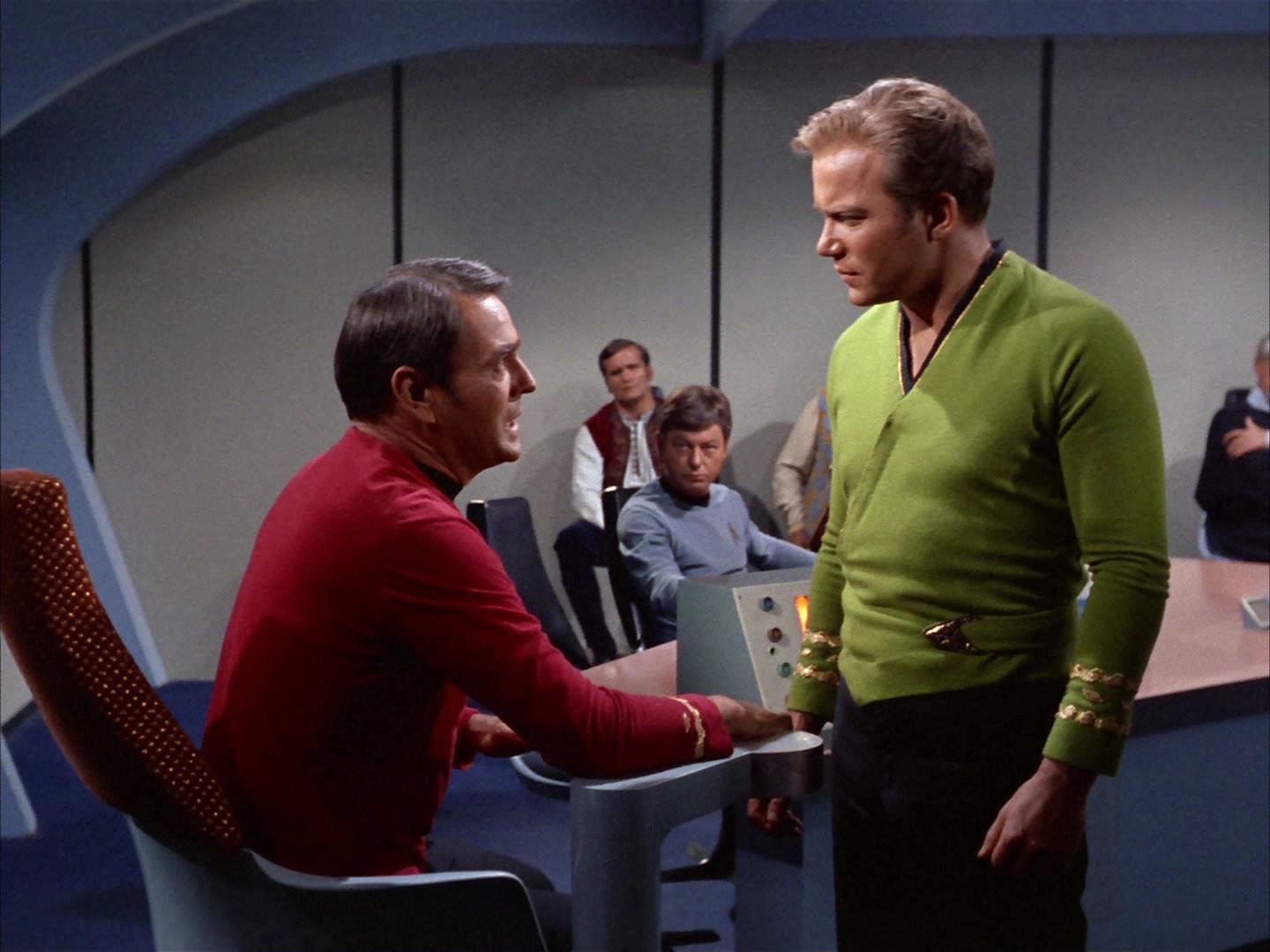 ariane179254_StarTrek_2x14_WolfInTheFold_1778.jpg