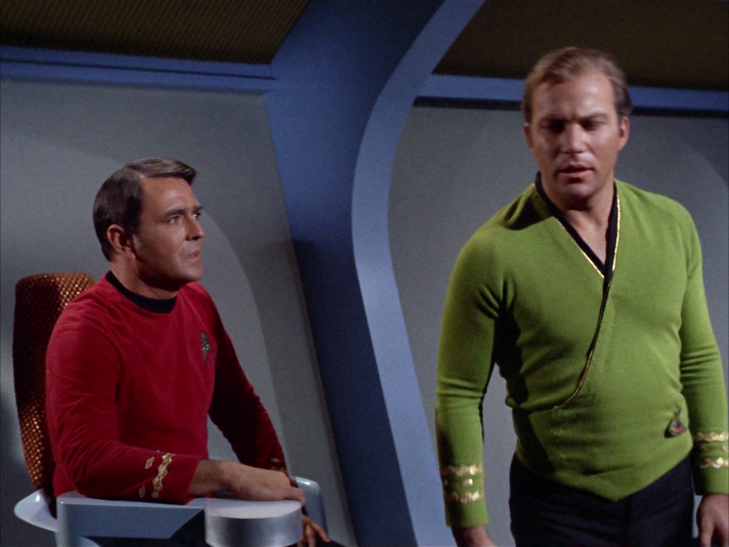 ariane179254_StarTrek_2x14_WolfInTheFold_1842.jpg