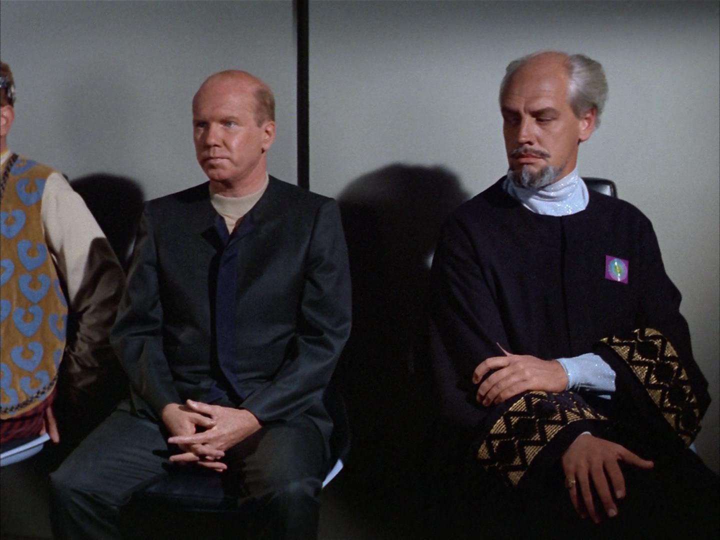 ariane179254_StarTrek_2x14_WolfInTheFold_1853.jpg