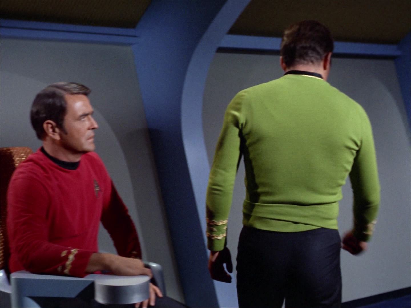 ariane179254_StarTrek_2x14_WolfInTheFold_1855.jpg