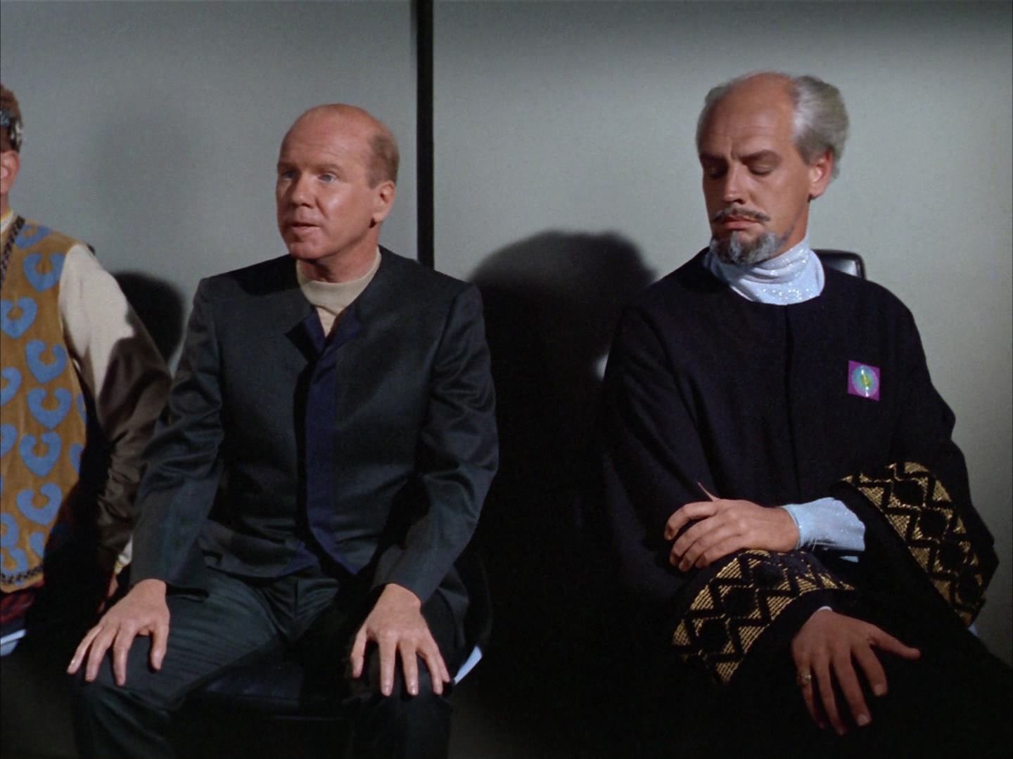 ariane179254_StarTrek_2x14_WolfInTheFold_1877.jpg